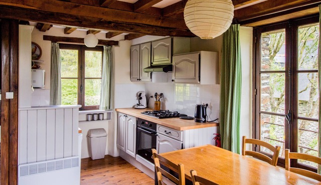 Traditional Stone Gîte, Set In Wooded Valley, No Neighbours, Beach 30min