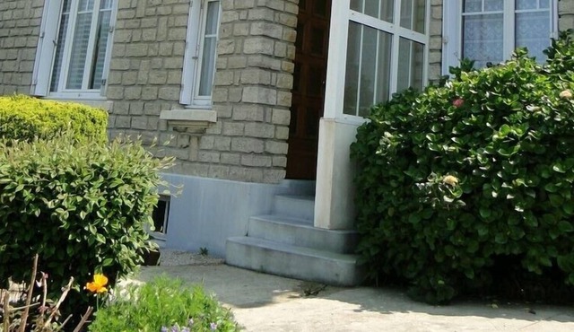 Very pretty villa from the 1930s, renovated, on the port, seafront, 120 m²