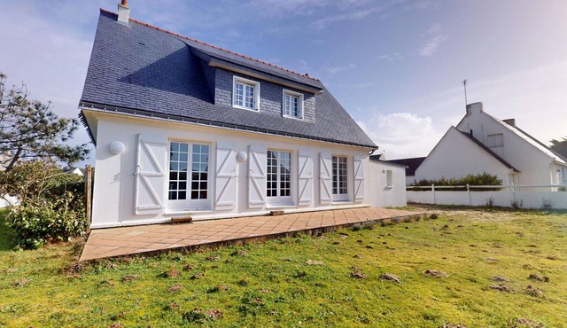 Villa Houat - Beach less than 100 meters away, sleeps 10