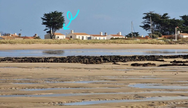Villa Rubis, ocean view, direct access to the harbor and beach from the garden. Rated 4*