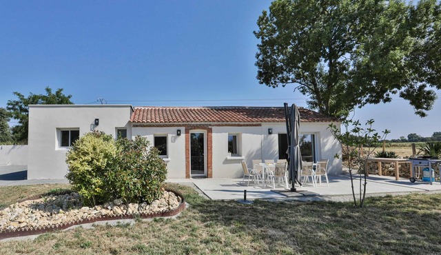 Villa Sauvagère - Four Bedroom House, Sleeps 10