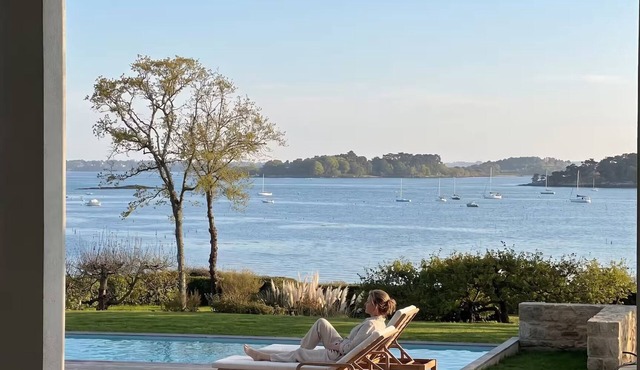 Villa Takou — Luxury 7-bdr villa, infinity pool, direct beach access