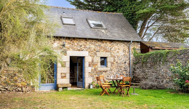 "Ville Daniel" Vacation Home with a Private Terrace, Garden, and Wi-Fi