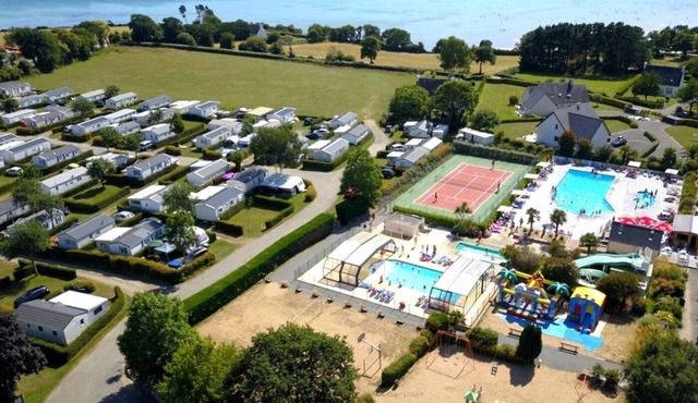 ZEcamping 4* 500m plage piscine couverte locatif TV BBQ 32m2
