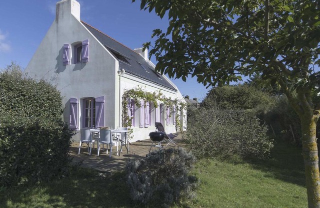 Maison récente à 200m de la côte sauvage, jardin, animaux acceptés - FR-1-418-67