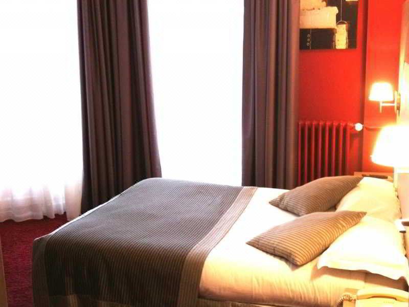 Photo of Bedroom in Graslin - Commerce