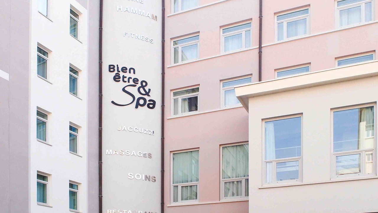 Photo of Buildings in Colombier - Champ de Mars