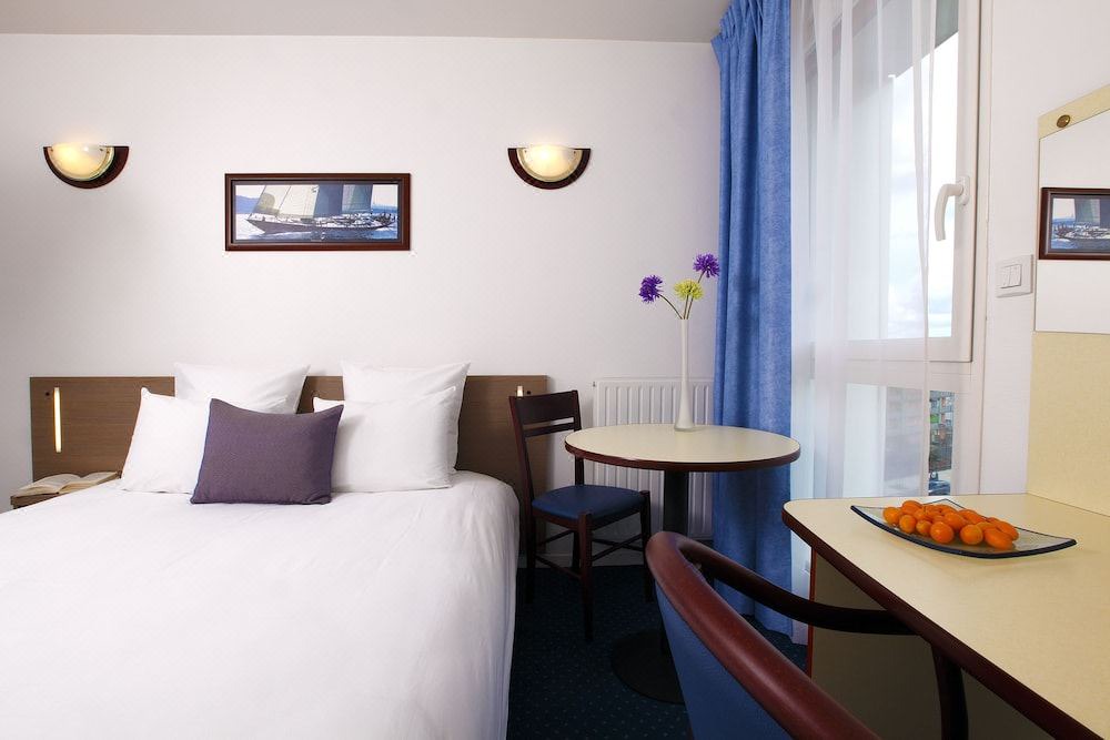 Photo of Bedroom in Nord-Saint-Martin