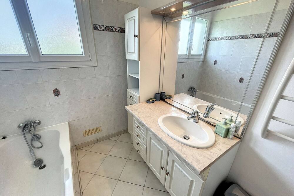 Photo of Bathroom in Donville-les-Bains