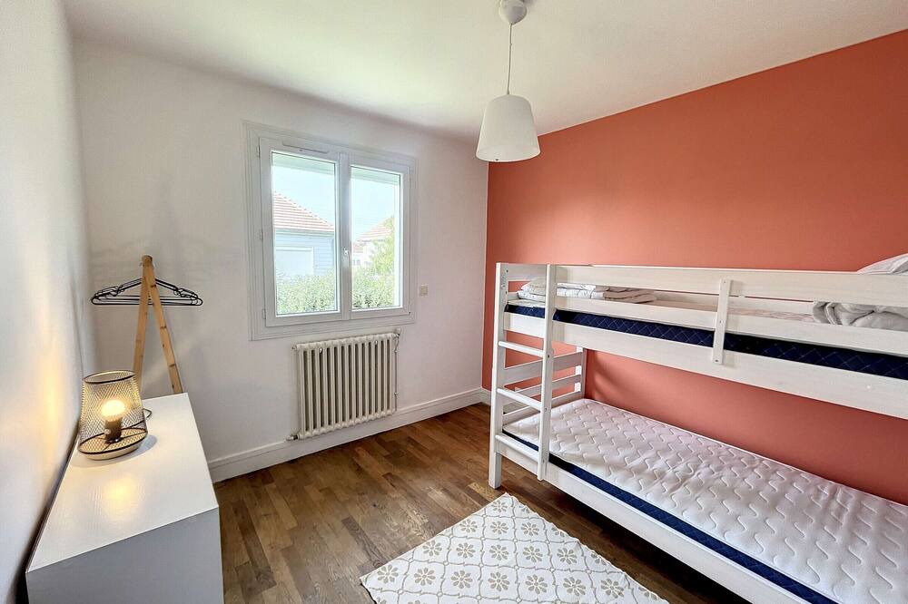 Photo of Bedroom in Donville-les-Bains