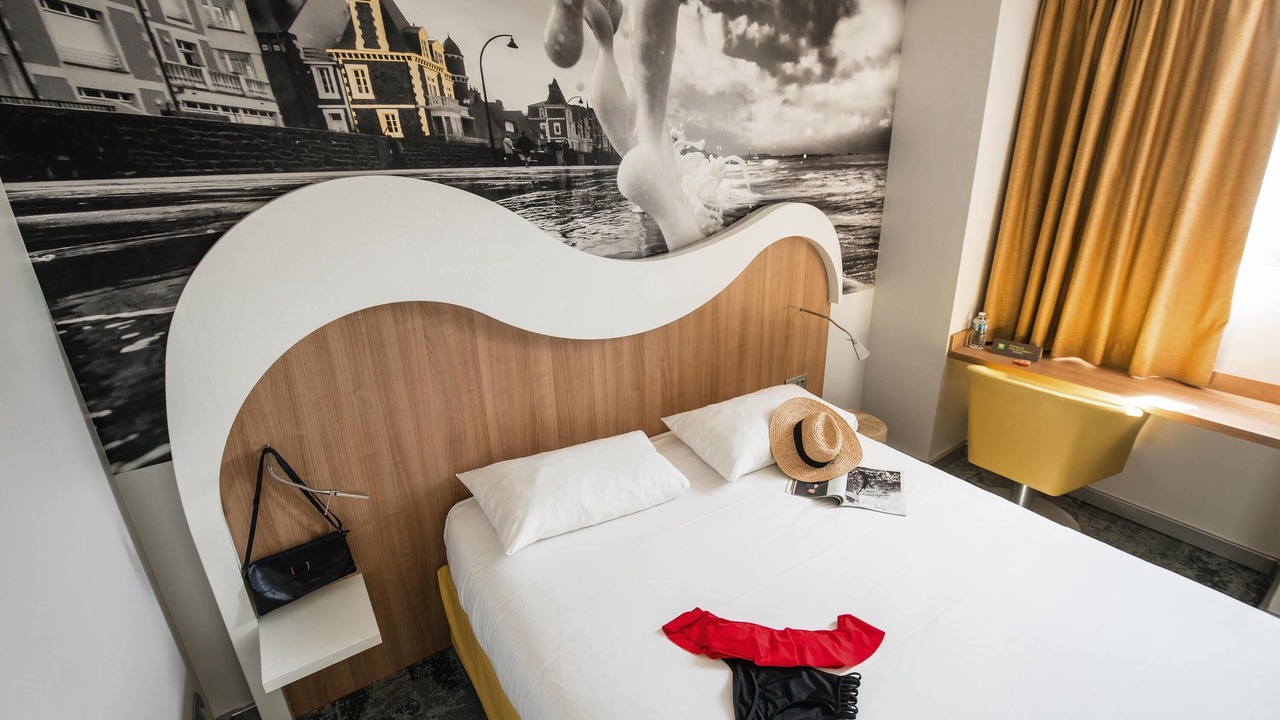 Photo of Bedroom in Saint-Servan