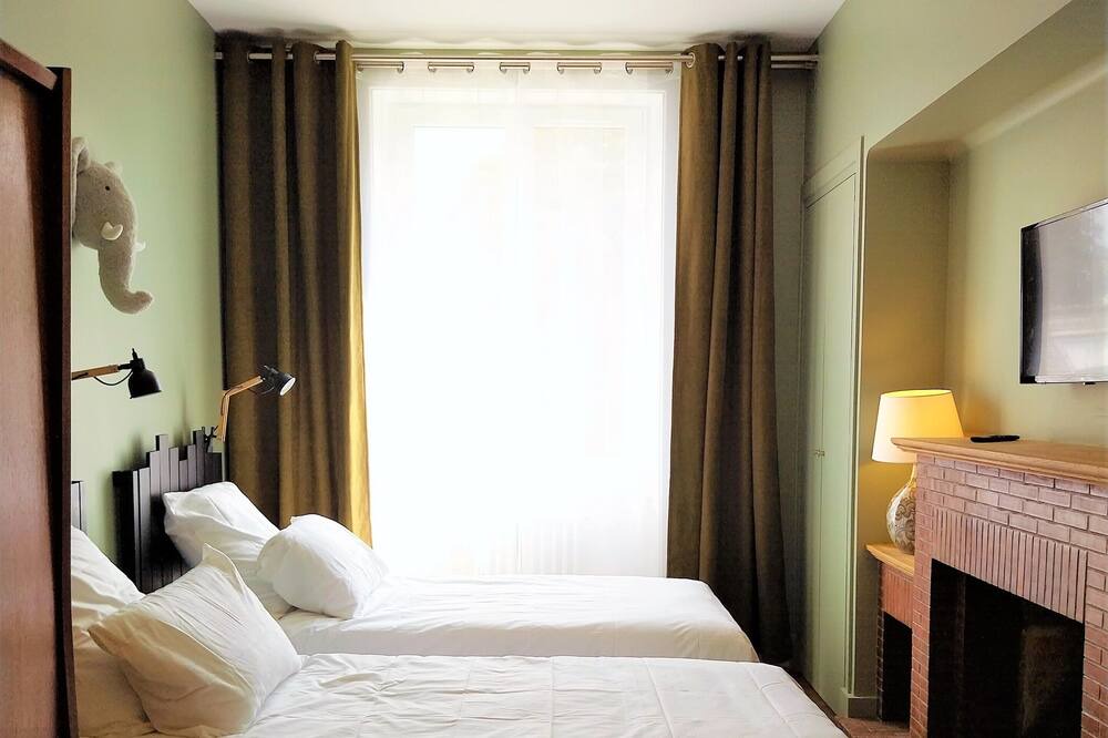 Photo of Bedroom in Dol-de-Bretagne