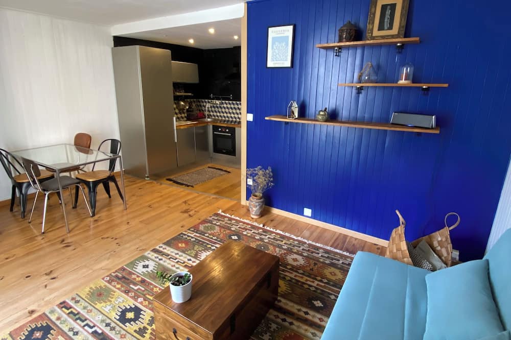 Photo of Livingroom in Republique - Les Ponts