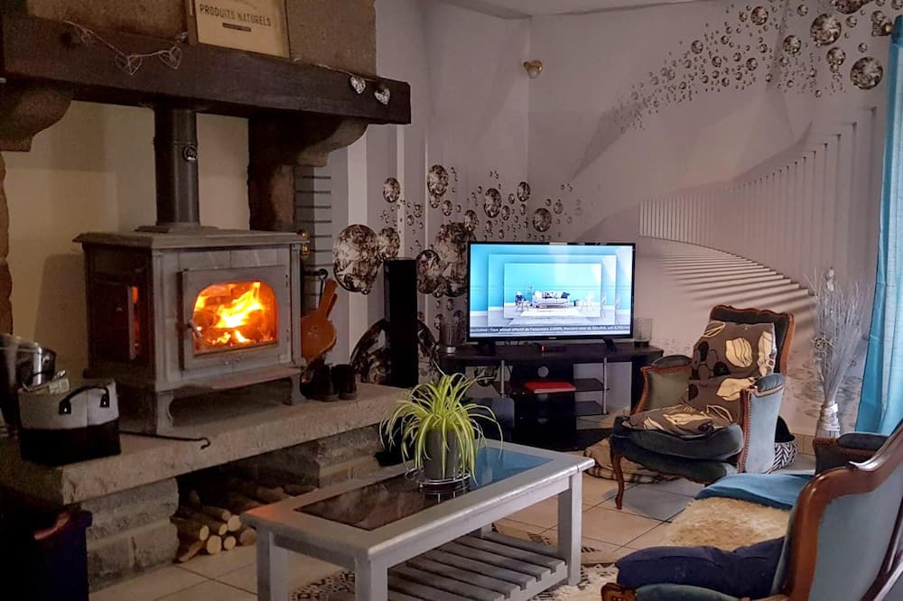 Photo of Livingroom in Bourguenolles