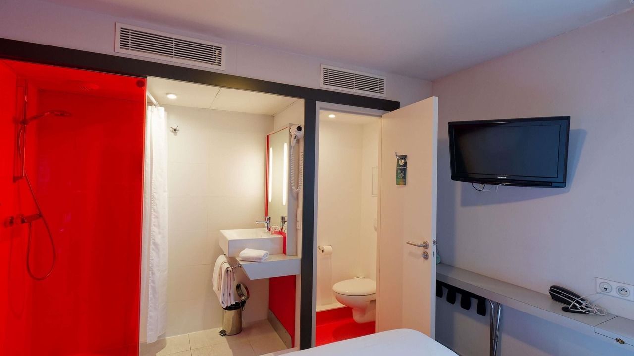 Photo of Bedroom in Saint-Brieuc