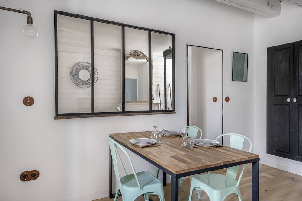 Photo of Livingroom in Graslin - Commerce