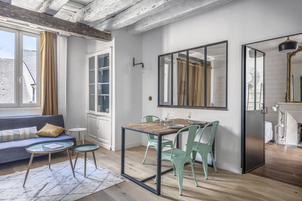 Photo of Livingroom in Graslin - Commerce