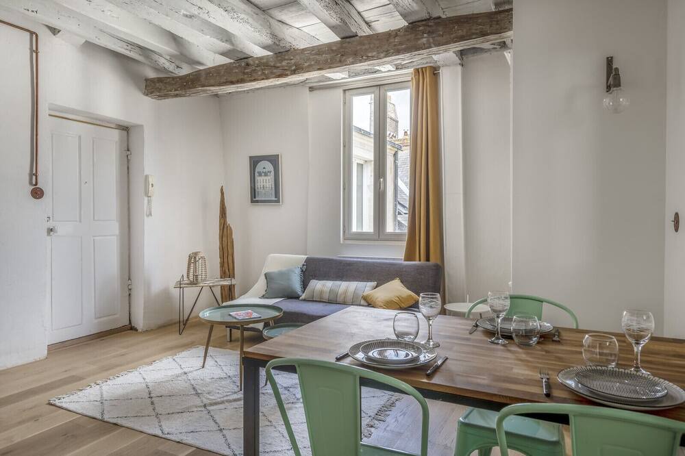Photo of Livingroom in Graslin - Commerce