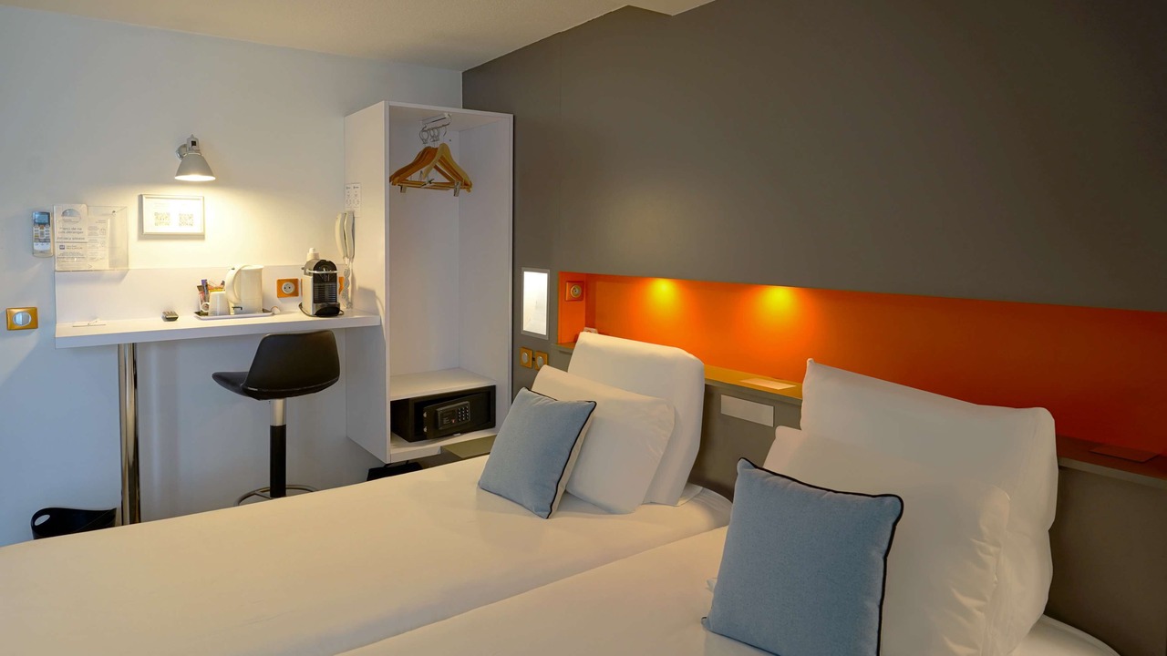 Photo of Bedroom in Guyancourt