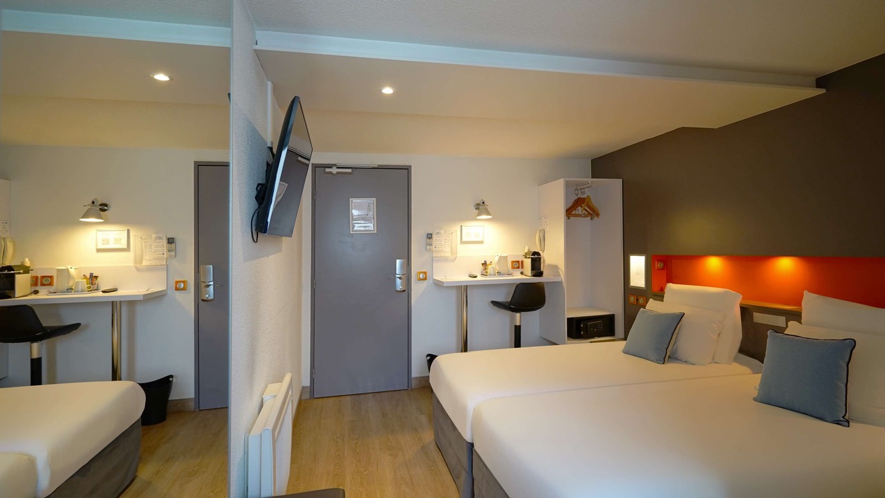 Photo of Bedroom in Guyancourt