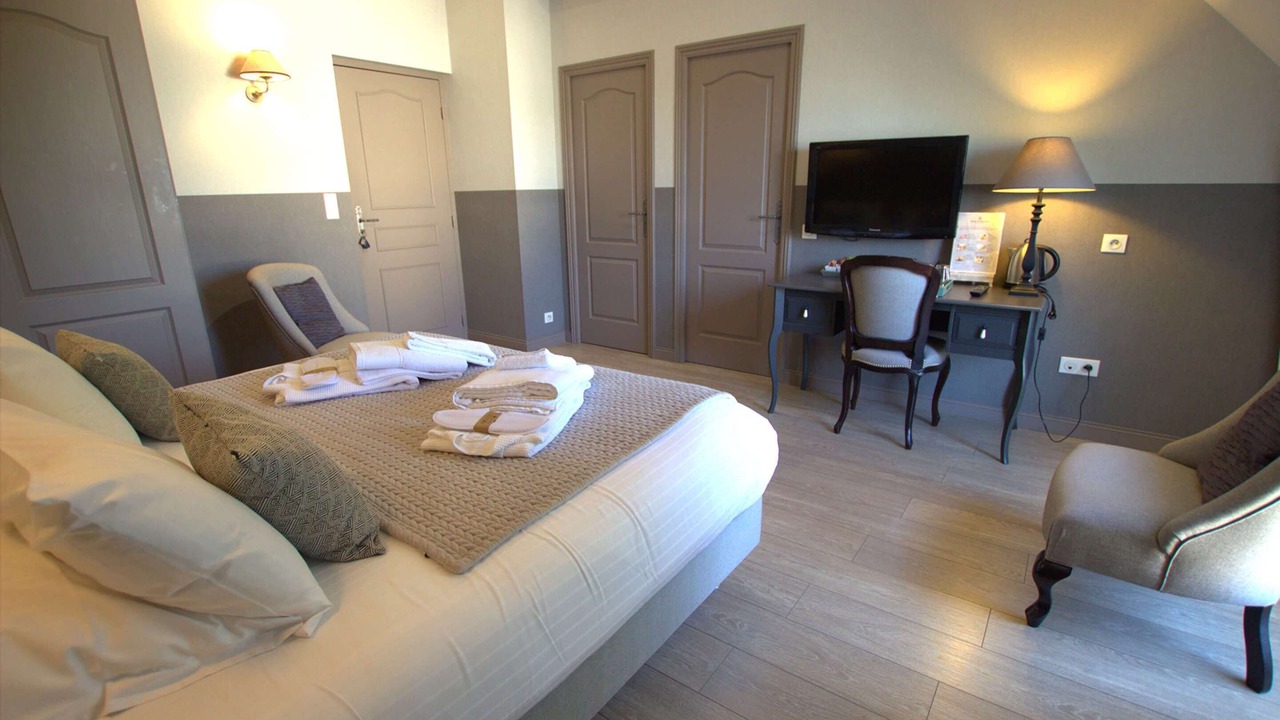 Photo of Bedroom in Plumergat