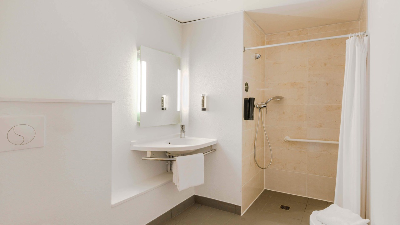 Photo of Bathroom in Savenay