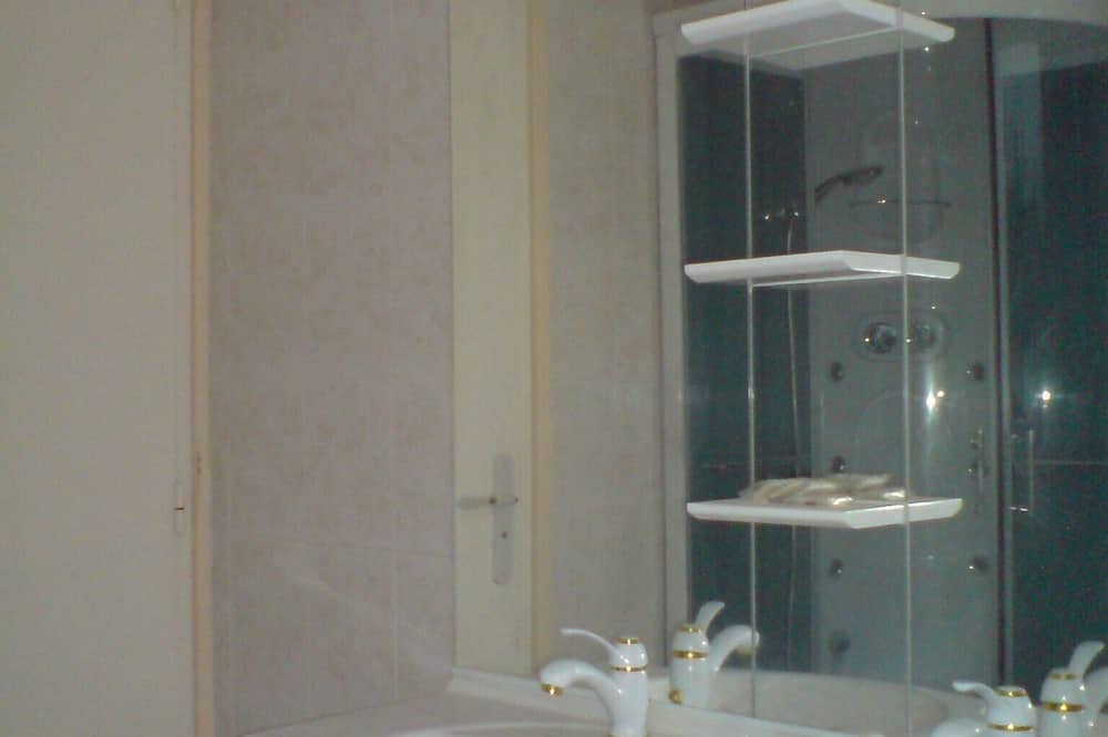 Photo of Bathroom in Grandcamp-Maisy