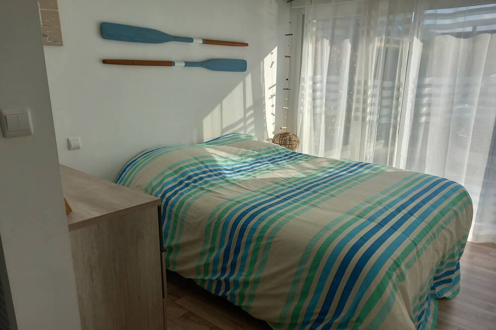 Photo of Bedroom in La Ville-es-Nonais