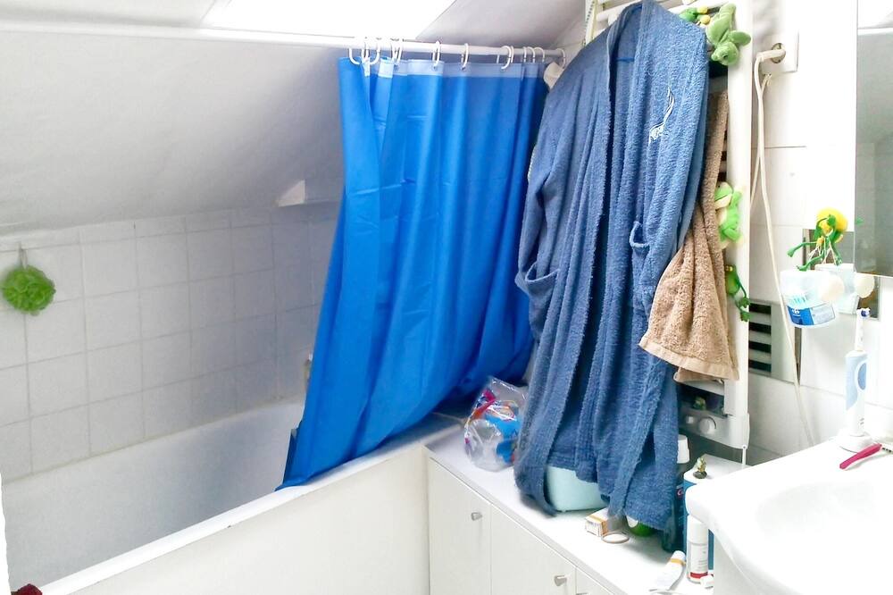 Photo of Bathroom in Le Chesnay
