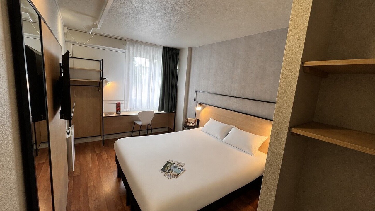 Photo of Bedroom in Alencon