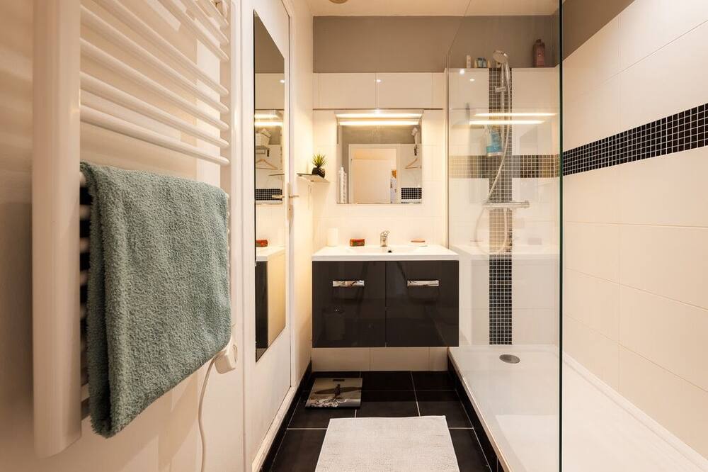 Photo of Bathroom in Saint-Sebastien-sur-Loire