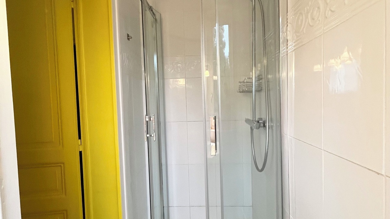Photo of Bathroom in Saint-Remy-les-Chevreuse