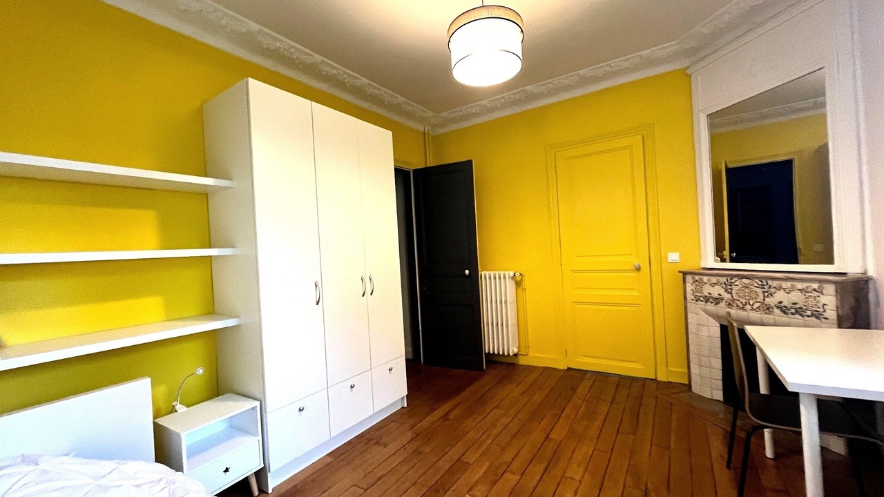 Photo of Bedroom in Saint-Remy-les-Chevreuse