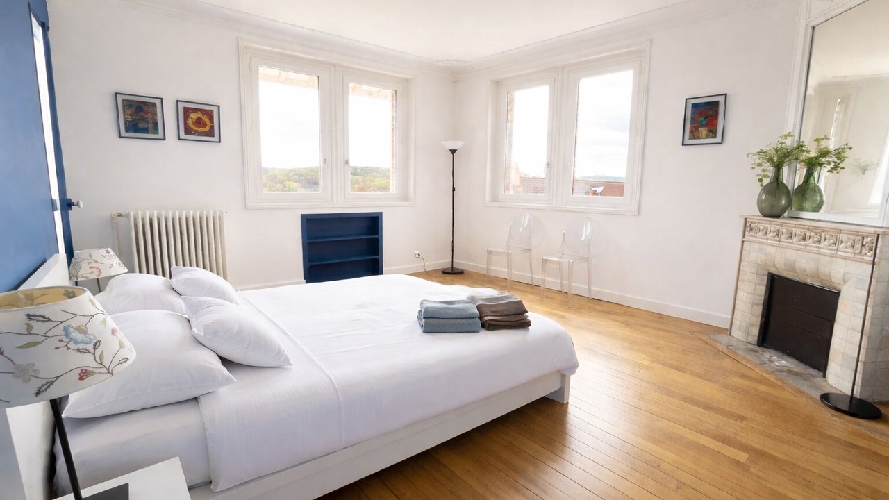 Photo of Bedroom in Saint-Remy-les-Chevreuse