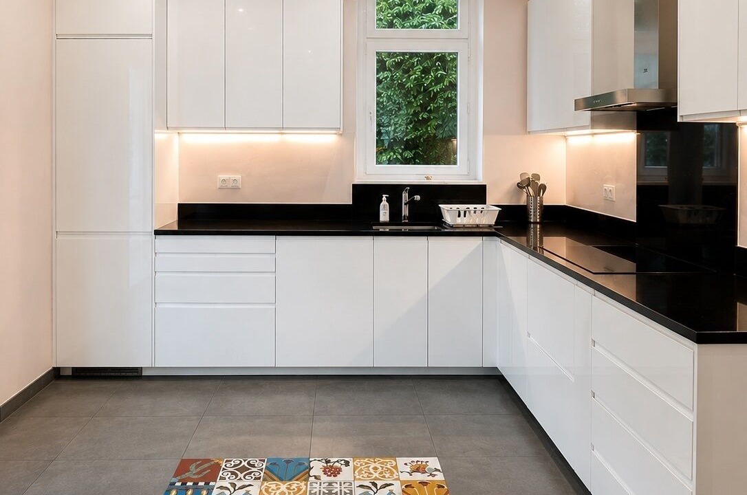 Photo of Kitchen in Saint-Remy-les-Chevreuse