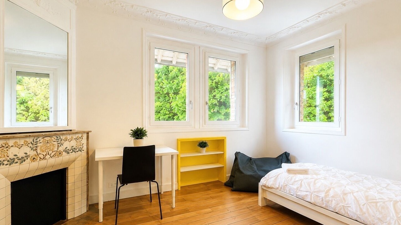 Photo of Bedroom in Saint-Remy-les-Chevreuse