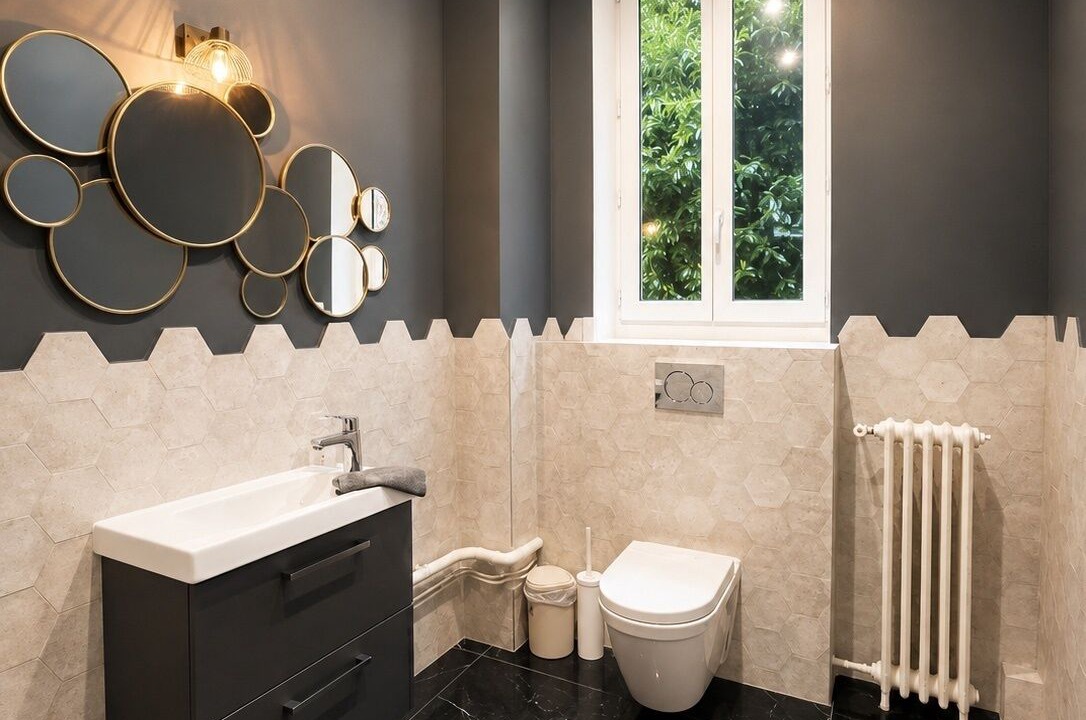 Photo of Bathroom in Saint-Remy-les-Chevreuse