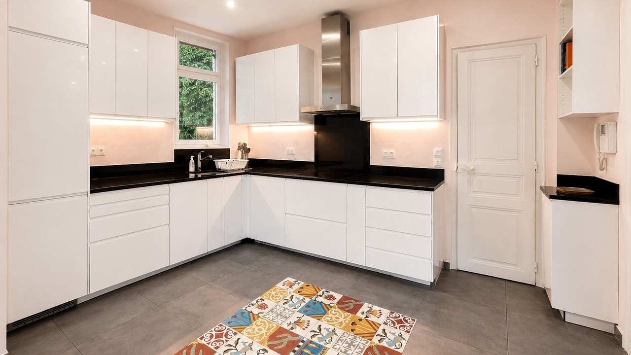 Photo of Kitchen in Saint-Remy-les-Chevreuse