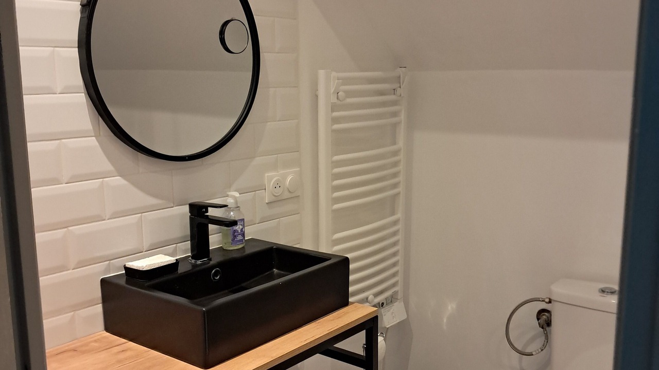 Photo of Bathroom in Colombiers