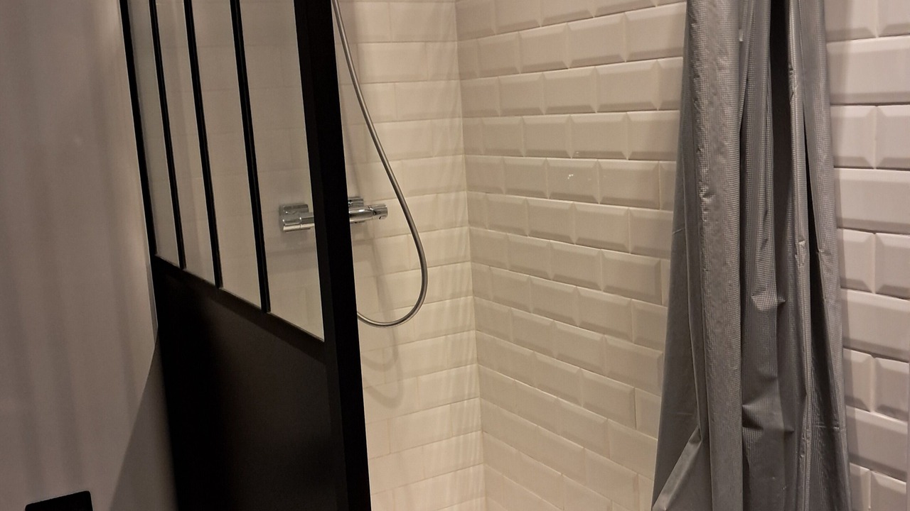 Photo of Bathroom in Colombiers