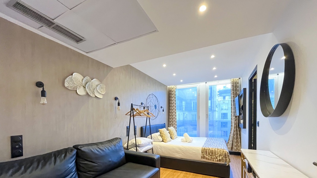 Photo of Bedroom in Faubourg-du-Roule