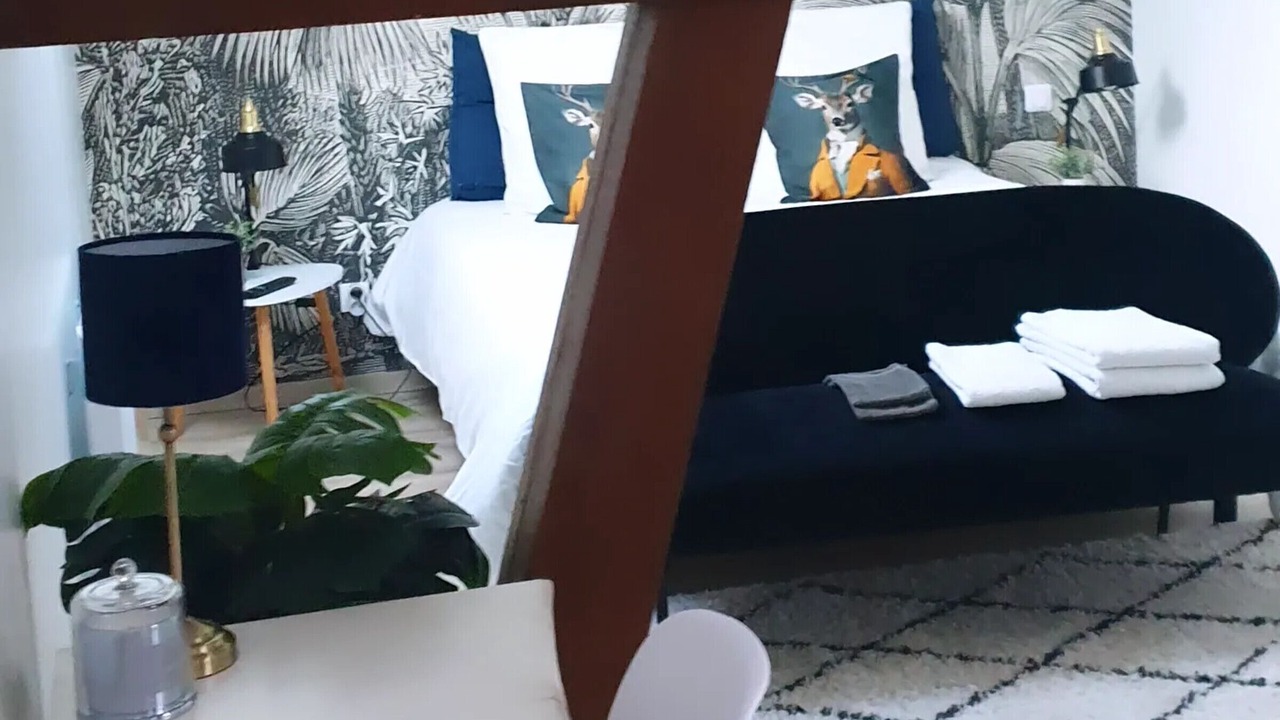 Photo of Bedroom in Belhomert-Guehouville