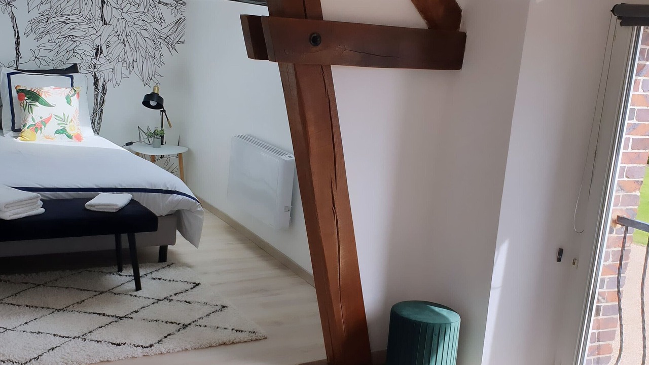 Photo of Bedroom in Belhomert-Guehouville