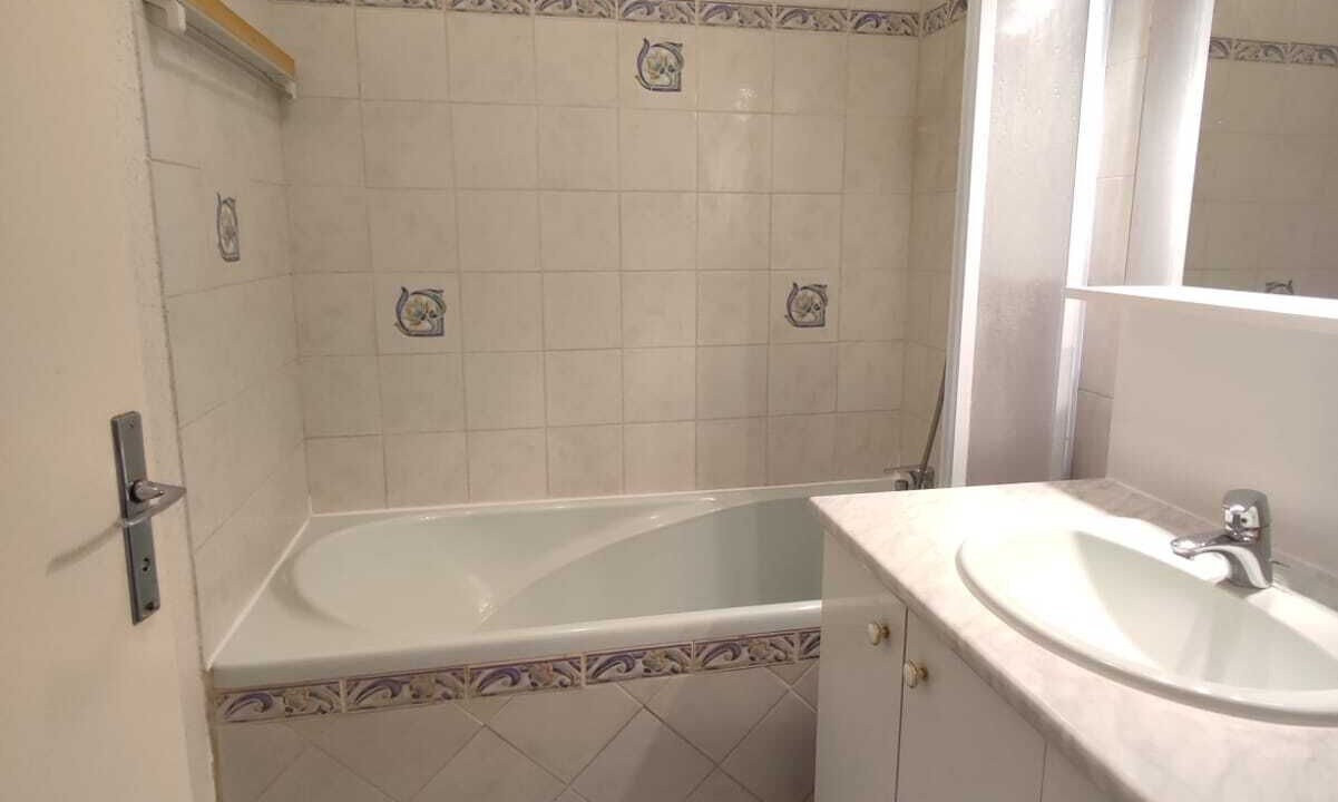 Photo of Bathroom in Bernieres-sur-Mer