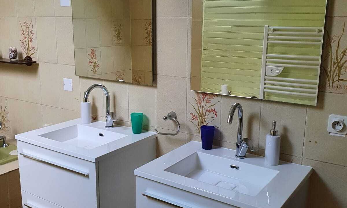 Photo of Bathroom in Treffiagat