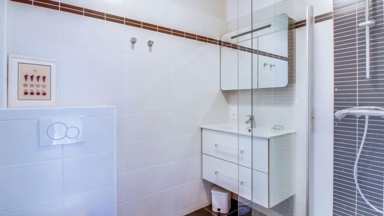 Photo of Bathroom in Dinard
