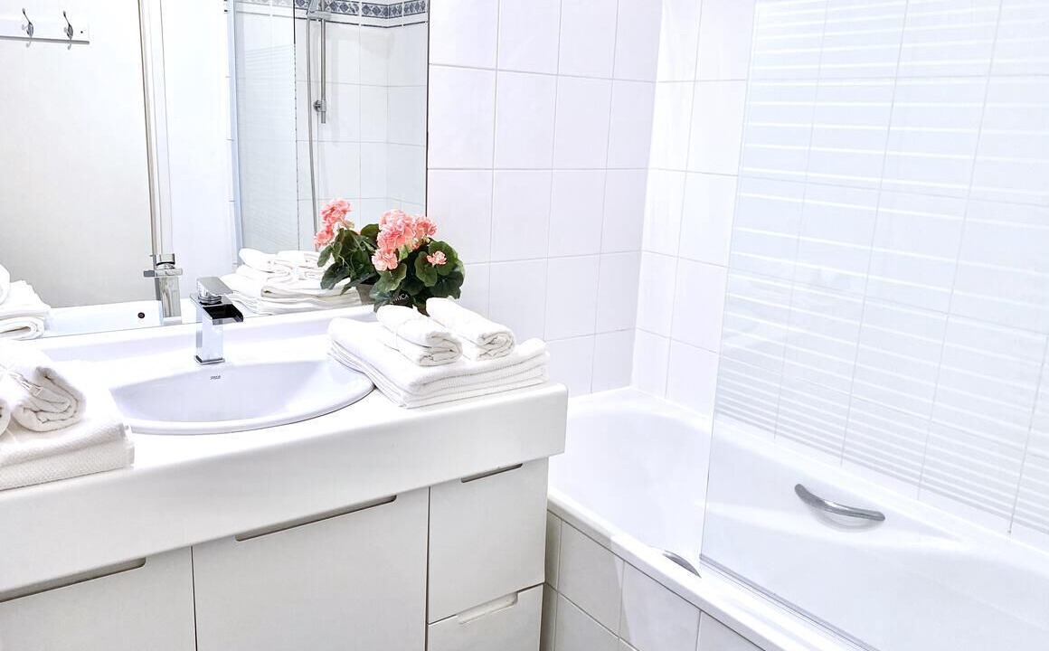 Photo of Bathroom in Le Plessis-Robinson
