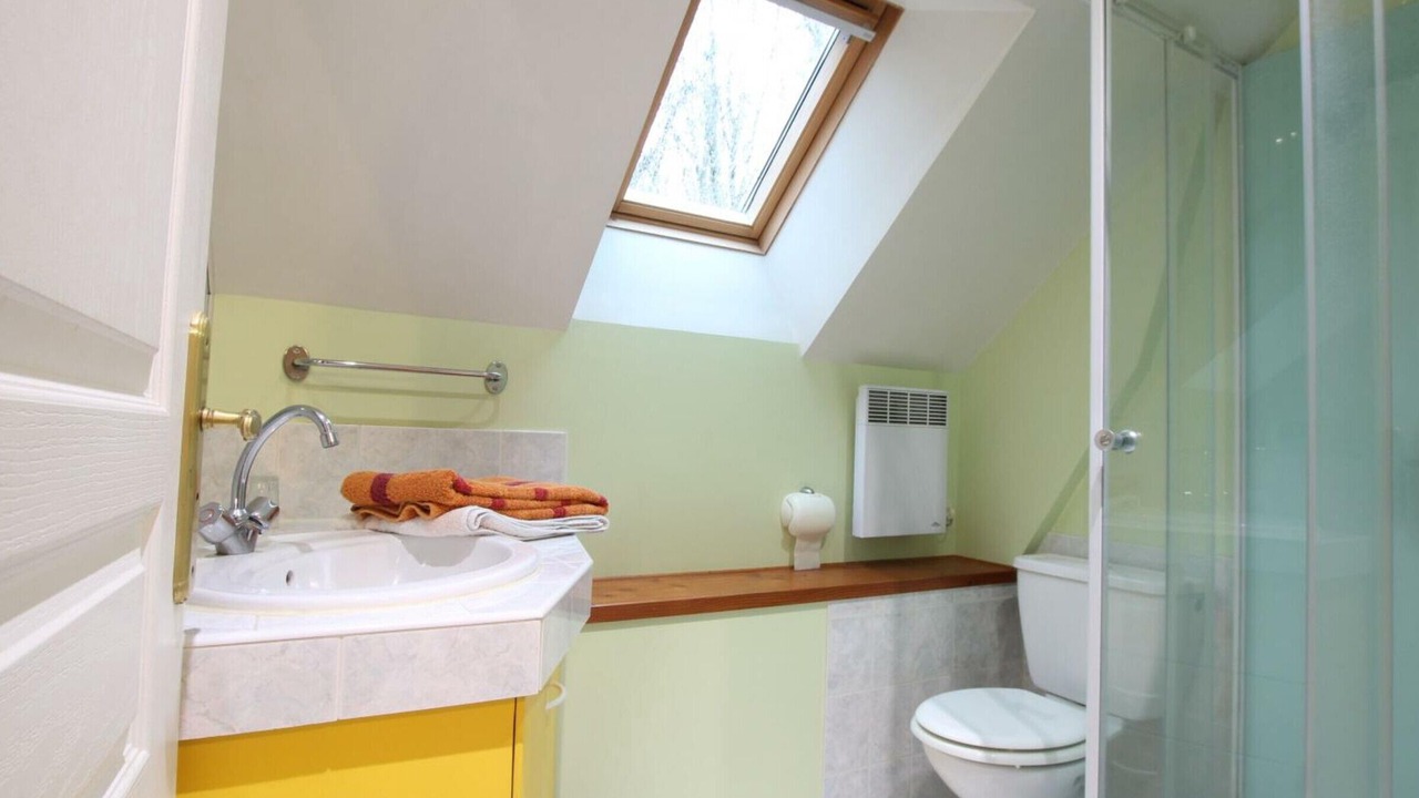 Photo of Bathroom in Saint-Jean-de-Savigny