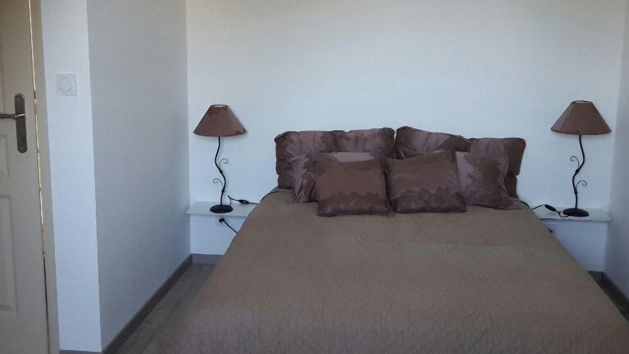 Photo of Bedroom in Saint-Come-de-Fresne