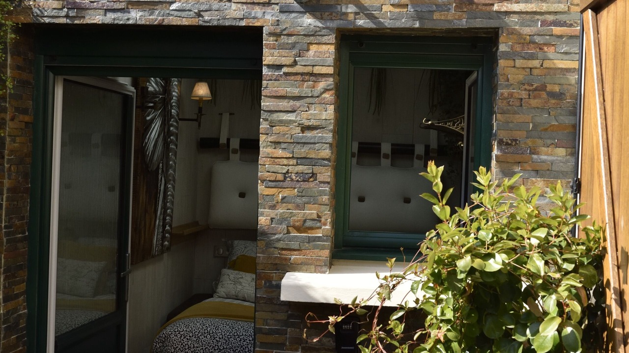 Photo of Outdoor in Parame
